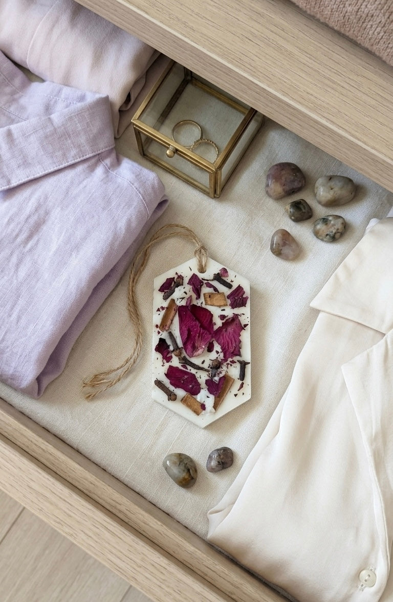 Wax Sachet — Rosewood Spice (Rose & Cinnamon Clove)